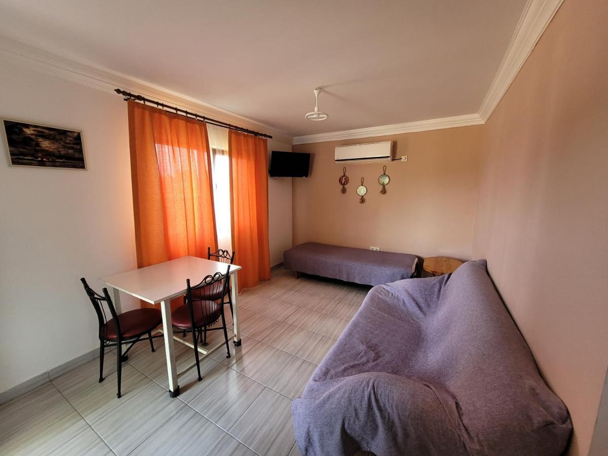 Apsa Butik Hotel Sukhumi Exterior photo